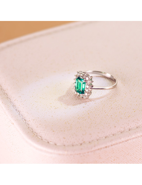 Sortija Solitario Esmeralda y Diamantes en Oro Blanco 18K estepona 2